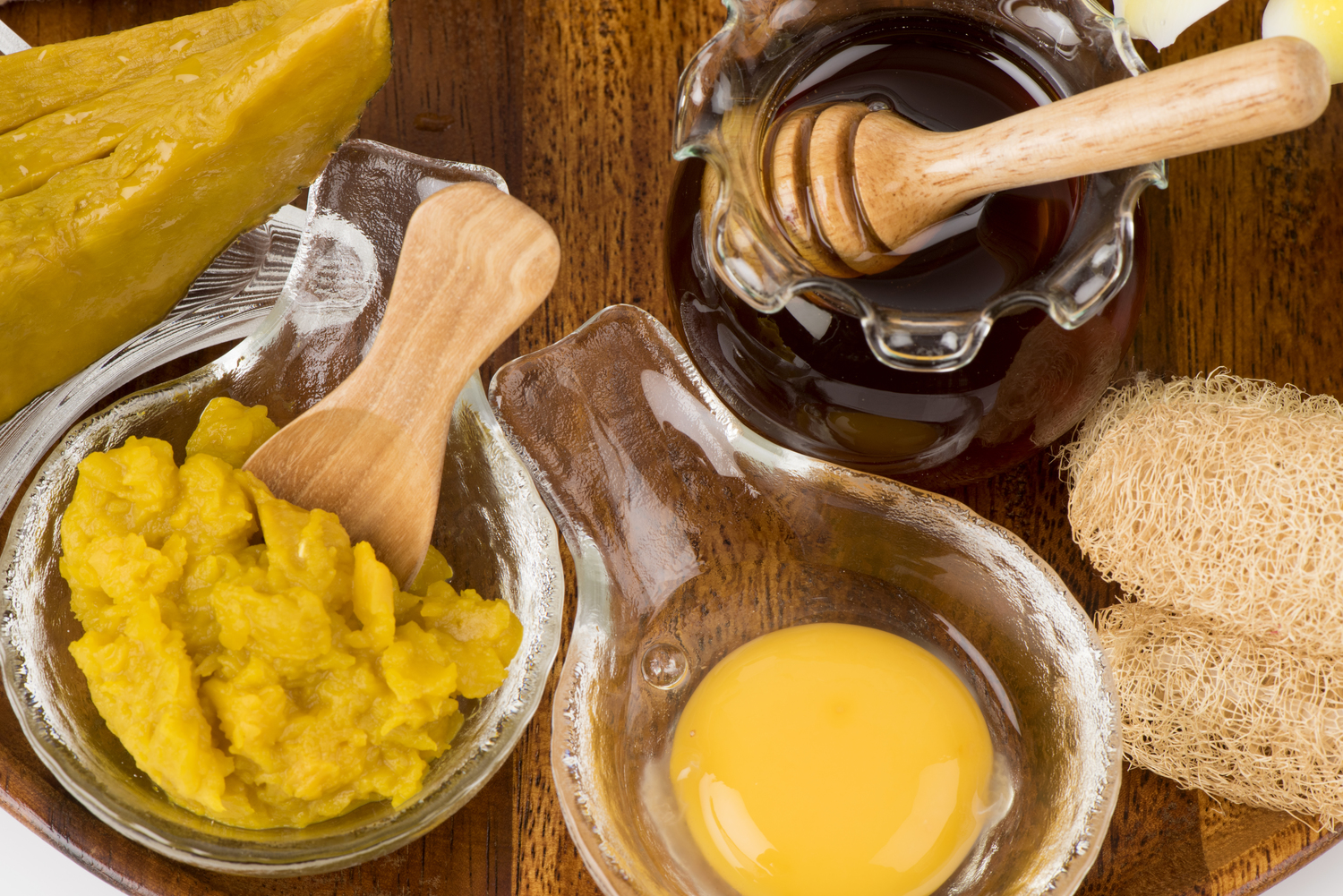 Different home remedies to get rid of blackheads and whiteheads