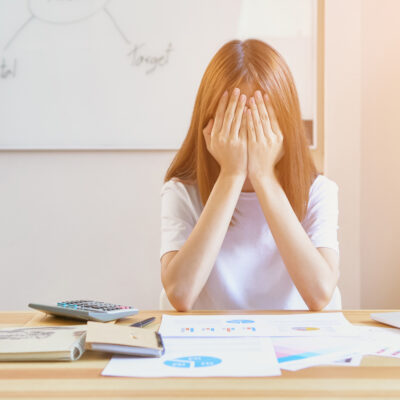 5 Early Warning Signs Of Lung Cancer That Are Often Overlooked & Treatments