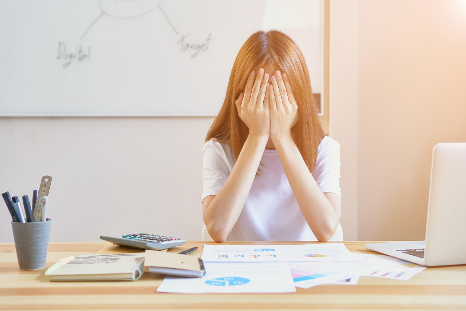 5 Early Warning Signs Of Lung Cancer That Are Often Overlooked & Treatments